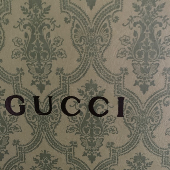 Gucci - Picture 2 of 2